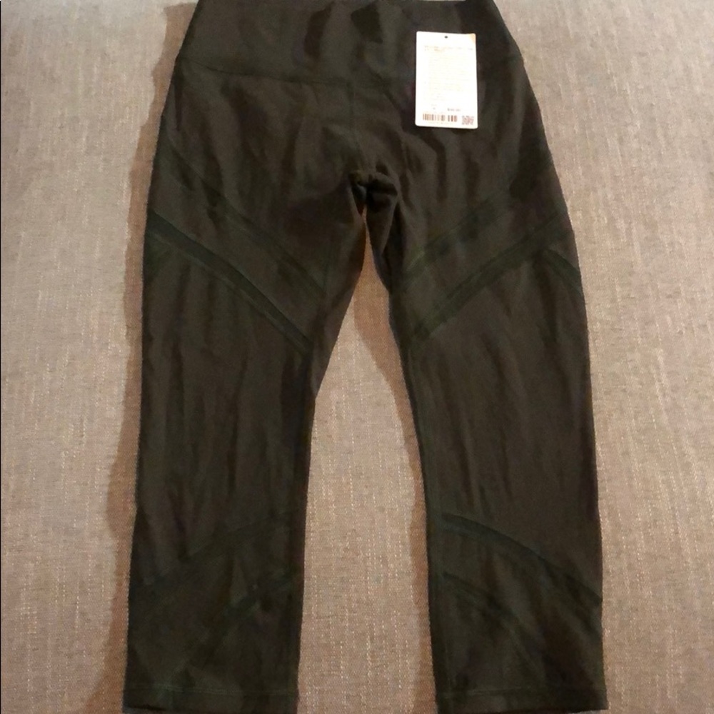 Lululemon wunder under HR crop 21 size 8